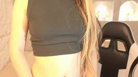 Snapshot of andrea_tx chatting on June 3, 2026, 1:03 pm andrea_tx online show from June 3, 2026, 1:03 pm