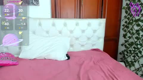 Snapshot of andrea_williams24 chatting on June 15, 2026, 1:13 pm Naomi Andrea Daviss online show from June 15, 2026, 1:13 pm