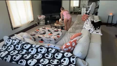 Snapshot of andreaelizabethxo chatting on October 16, 2025, 2:29 pm Andrea Elizabeth online show from October 16, 2025, 2:29 pm