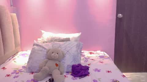 Snapshot of andreasweet2 chatting on July 28, 2026, 7:50 pm A n d r e a S w e e t online show from July 28, 2026, 7:50 pm