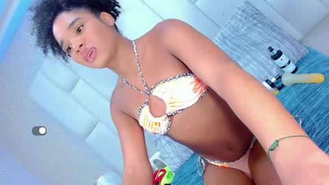 andreayano online show from September 13, 2025, 4:56 am