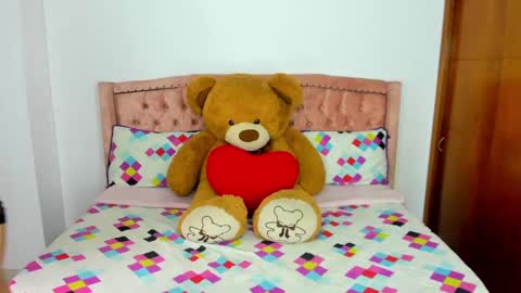 Andrea Y Taty online show from October 6, 2025, 2:03 pm