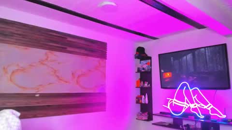 andrees_s online show from October 8, 2025, 1:03 am