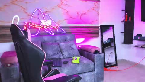 andrees_s online show from July 17, 2026, 2:18 am