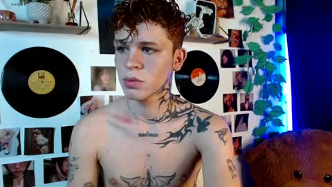 Snapshot of andreewwolffman chatting on January 29, 2025, 12:22 am Andrew online show from January 29, 2025, 12:22 am