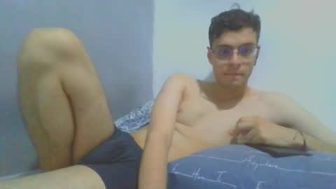 andres129494 online show from November 26, 2025, 2:23 am