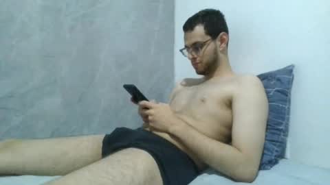 andres129494 online show from April 20, 2026, 1:52 am