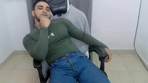 Snapshot of andres180950734 chatting on May 6, 2026, 11:21 pm andres180950734 online show from May 6, 2026, 11:21 pm