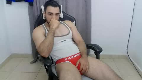 Snapshot of andres180950734 chatting on May 8, 2026, 12:32 pm andres180950734 online show from May 8, 2026, 12:32 pm