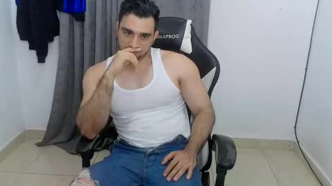 Snapshot of andres180950734 chatting on May 13, 2026, 12:52 am andres180950734 online show from May 13, 2026, 12:52 am