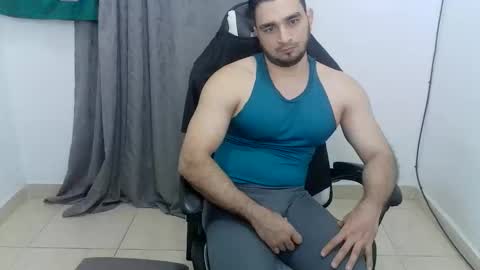 Snapshot of andres180950734 chatting on May 30, 2026, 12:30 am andres180950734 online show from May 30, 2026, 12:30 am