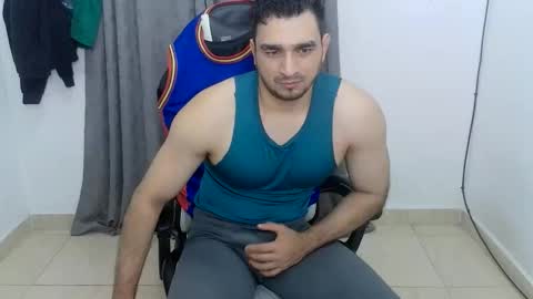 Snapshot of andres180950734 chatting on June 3, 2026, 11:32 pm andres180950734 online show from June 3, 2026, 11:32 pm