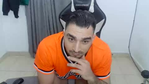 Snapshot of andres180950734 chatting on June 10, 2026, 12:11 am andres180950734 online show from June 10, 2026, 12:11 am