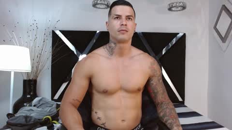 insta andres clark  online show from February 26, 2025, 10:09 pm