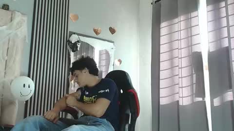 andres_cream online show from October 14, 2025, 12:28 pm