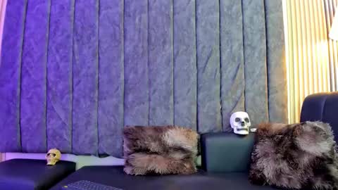 andres_stud online show from September 25, 2025, 4:27 am