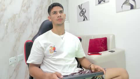 andres_stud online show from October 6, 2025, 4:10 am