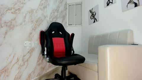 andres_stud online show from November 26, 2025, 4:24 am