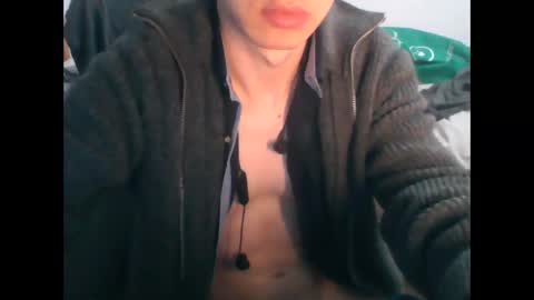 Snapshot of andresse_lat chatting on April 8, 2026, 1:27 am andresse_lat online show from April 8, 2026, 1:27 am