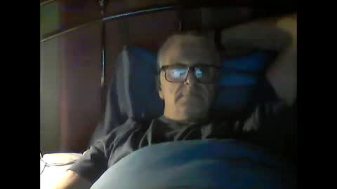Snapshot of andrew160258 chatting on May 16, 2026, 12:18 am Andrew online show from May 16, 2026, 12:18 am