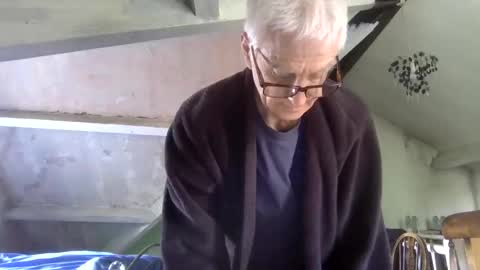 Snapshot of andrew160258 chatting on June 1, 2026, 9:33 am Andrew online show from June 1, 2026, 9:33 am