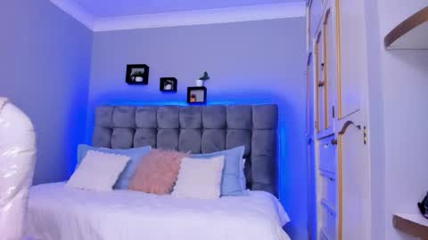 Snapshot of andrew_03_ chatting on December 5, 2025, 8:16 pm ANDREW online show from December 5, 2025, 8:16 pm