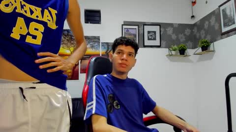 andrew_2811 online show from December 15, 2025, 8:18 am