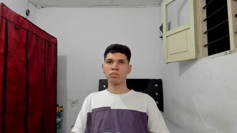 andrew_2811 online show from April 27, 2026, 4:32 am