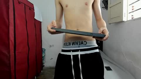andrew_2811 online show from April 29, 2026, 3:38 pm