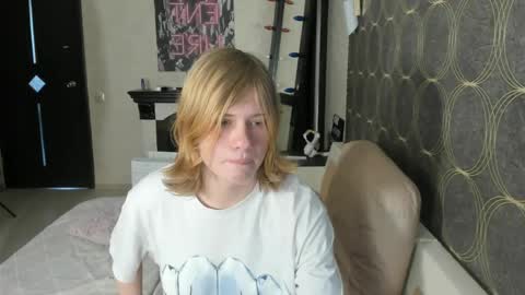 Andrew online show from April 26, 2026, 11:52 am