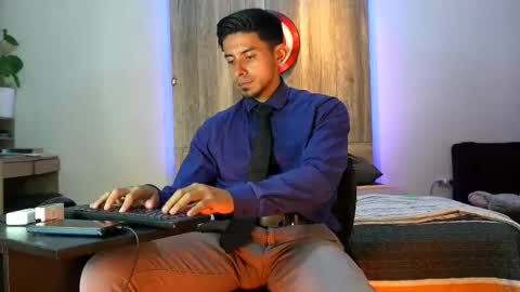 Andrew online show from February 8, 2026, 6:39 am