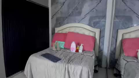 Snapshot of andrew_taylor0 chatting on September 24, 2025, 4:16 am Andrew Taylor0 online show from September 24, 2025, 4:16 am