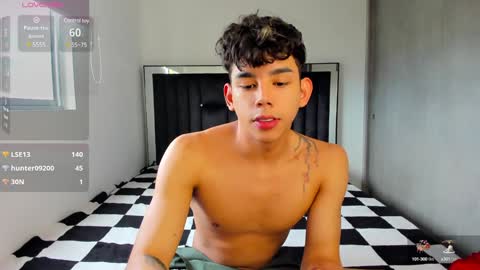 Snapshot of andrew_twink18 chatting on December 1, 2024, 8:42 pm Andrew M. online show from December 1, 2024, 8:42 pm