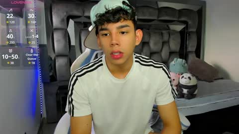 Snapshot of andrew_twink18 chatting on December 2, 2024, 9:28 pm Andrew M. online show from December 2, 2024, 9:28 pm