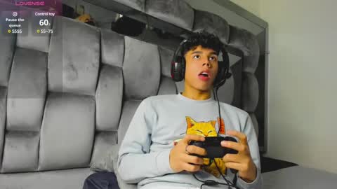 Snapshot of andrew_twink18 chatting on March 5, 2025, 4:02 am Andrew M. online show from March 5, 2025, 4:02 am