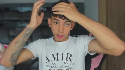 Snapshot of andrew_twink18 chatting on September 23, 2025, 9:51 pm Andrew M. online show from September 23, 2025, 9:51 pm