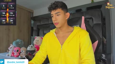 Snapshot of andrew_twink18 chatting on October 9, 2025, 8:29 pm Andrew M. online show from October 9, 2025, 8:29 pm