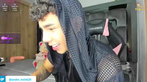 Snapshot of andrew_twink18 chatting on October 12, 2025, 1:37 am Andrew M. online show from October 12, 2025, 1:37 am