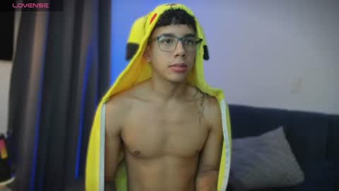 Snapshot of andrew_twink18 chatting on July 17, 2026, 1:45 am Andrew M. online show from July 17, 2026, 1:45 am