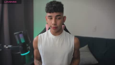 Snapshot of andrew_twink18 chatting on August 4, 2026, 10:01 pm Andrew M. online show from August 4, 2026, 10:01 pm