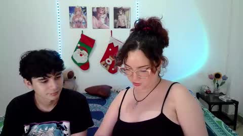 Snapshot of andrewanndcherry chatting on December 13, 2024, 1:37 am Andrew and Cherry online show from December 13, 2024, 1:37 am