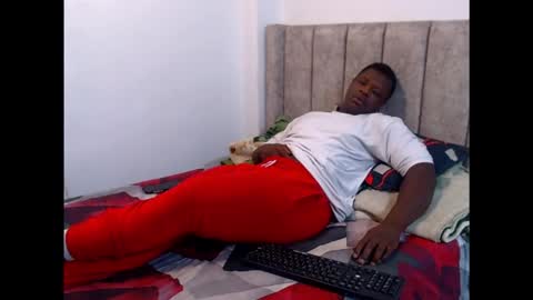 andrewburke06 online show from December 15, 2025, 12:59 am