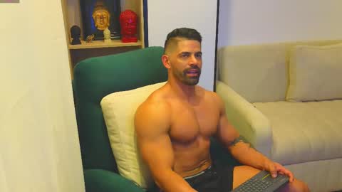 Snapshot of andrewfame chatting on February 18, 2025, 11:41 pm Andrew online show from February 18, 2025, 11:41 pm