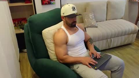 Snapshot of andrewfame chatting on October 23, 2025, 2:22 am Andrew online show from October 23, 2025, 2:22 am