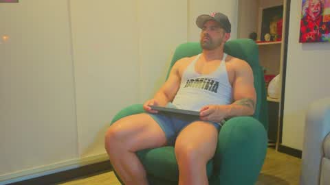 Snapshot of andrewfame chatting on June 14, 2026, 1:58 am Andrew online show from June 14, 2026, 1:58 am