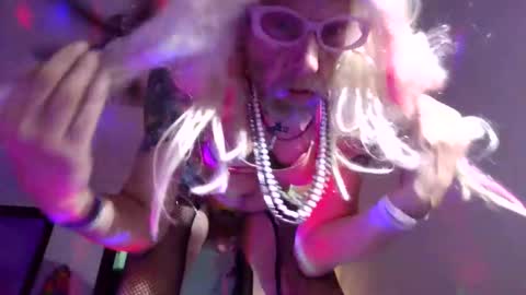 Snapshot of andrewgennie chatting on December 5, 2025, 7:39 am andrewgennie online show from December 5, 2025, 7:39 am