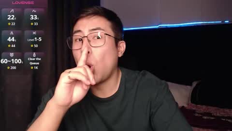 andrewmhilton_ online show from February 15, 2026, 6:43 am