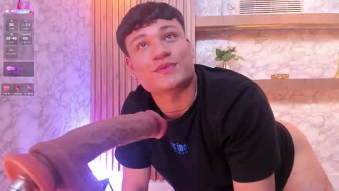 Snapshot of andrewpeach chatting on September 18, 2025, 9:50 pm Andrew online show from September 18, 2025, 9:50 pm