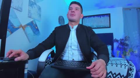 andrewstelee online show from March 8, 2025, 3:06 am