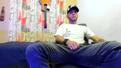 Snapshot of andrey_u92 chatting on March 9, 2025, 4:27 am online show from March 9, 2025, 4:27 am